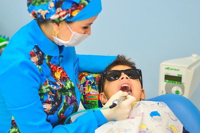 Hvordan en elektrisk tandbørste kan forbedre dit barns tandpleje