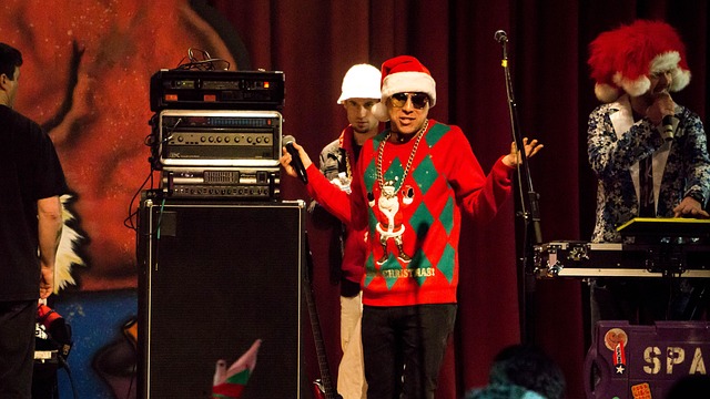 Sådan finder du den perfekte julesweater til årets julefrokost