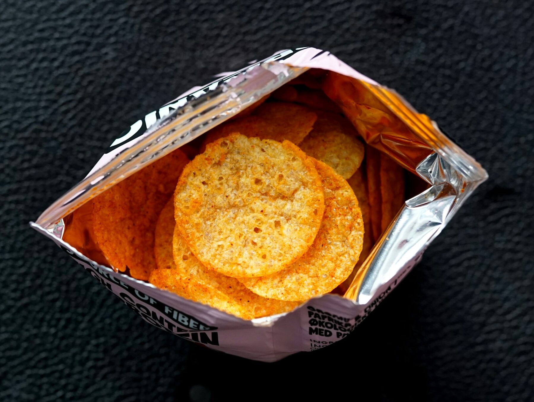 Chips til grillaften: Sådan matcher du snacks med sommerens menu